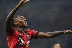 金年会官网首页-拉齐奥前锋梅开二度，帮助球队取得胜利(拉齐奥前锋梅开二度,帮助球队取得胜利的是谁)