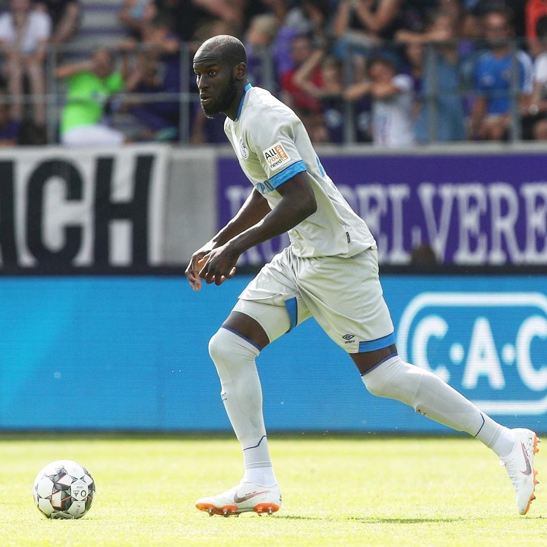 关于沙尔克遭遇失利，球迷忧心球队前途的信息